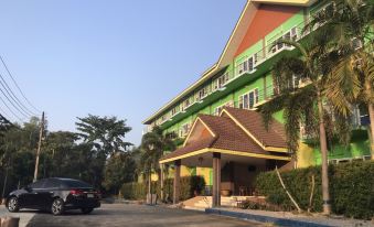Saensukkho Green Hotel & Resort