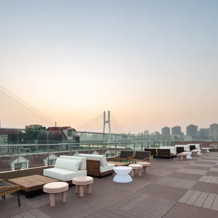yihotel (Shanghai Lujiazui Riverside Center Expo Park Branch)