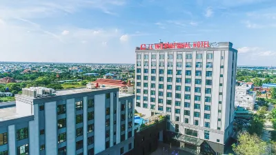 LC International Hotel فنادق في 