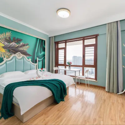 Dalian south China Plaza Hotel apartment Отели рядом с достопримечательностью «Железнодорожный вокзал Далянь-Северный»
