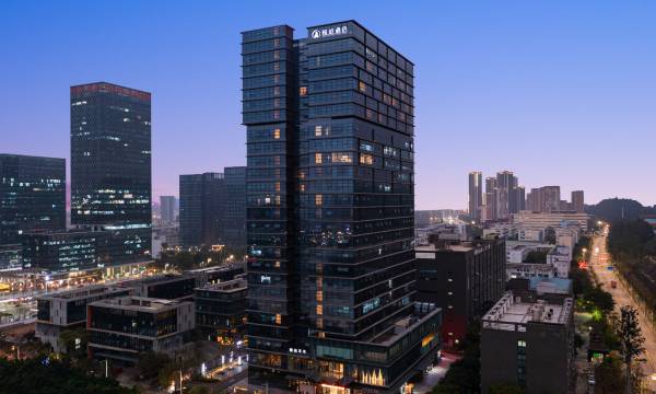 Fengnian Hotel Shenzhen Pingshan High-speed Railway Station (Baolong Subway Station Branch)
