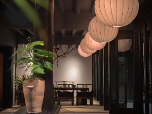Yilong Anyun Hotel (Haikou Mission Hills New Town Duty Free Shop)