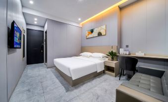 Caifa Hemei Hotel (Zhongnan University of Economics and Law Branch)