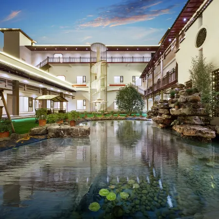 QIANNA HOTEL FINE (Luoyang Luoyi Ancient City Lijingmen Cross Street Branch)