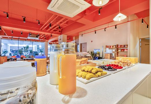 경주 호텔 공간의 셀프 조식 코너