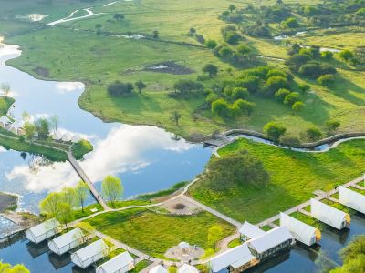 Shangri-la Rongqia·Glamping Namcuo Hot Spring Tent Camp