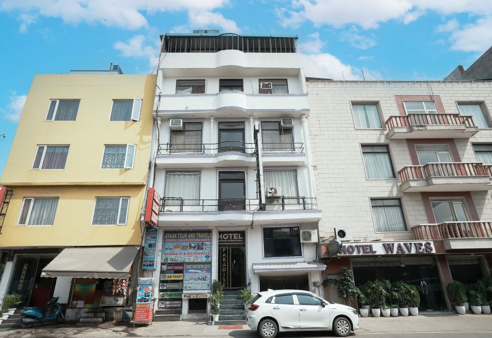 Hotel Paradise International Near IGI Delhi Airport - Housity