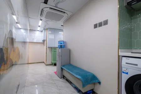 Spring Inn (TST Metro Store C2 EXIT) Отели рядом с достопримечательностью «Университет образования Гонконга»