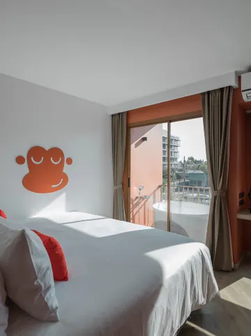 ชิมแปนซี บาธพ็อดวิวทะเล (ดับเบิ้ล)