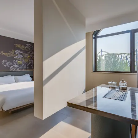 Royal Seaview Holiday Hotel (Dalian Discovery Kingdom Theme Park Branch)