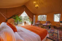 Shuye · Hidden Luxury Wilderness Camping Hotel (Sanbaishan) - balcony
