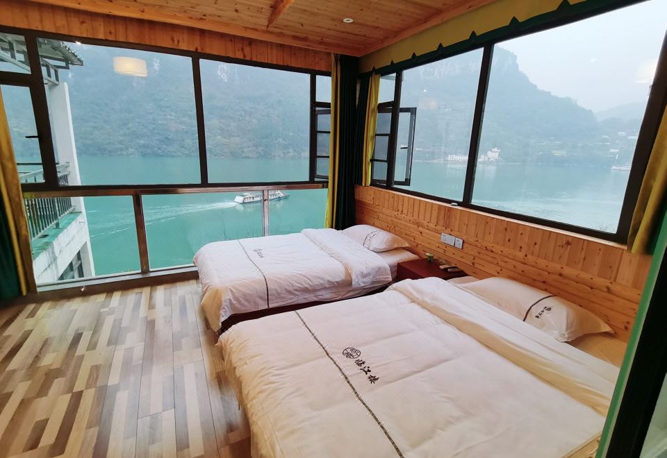Yichang Linjianglou Boutique Homestay - Hizvo
