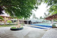 Iloilo Paraw Beach Resort - Beach