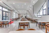 MIKE HOLIDAY HOTEL Hotels in Habahe