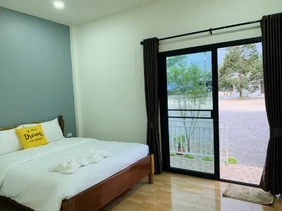 Suanvadee Resort Hotel berhampiran Wat Chonlakhram