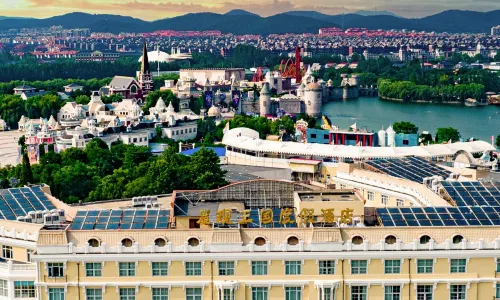 Discoveryland Hotel
