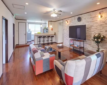 那覇空港25分/101㎡!3LDK/最大12名様まで/駐車場2台無料 浦添のホテル