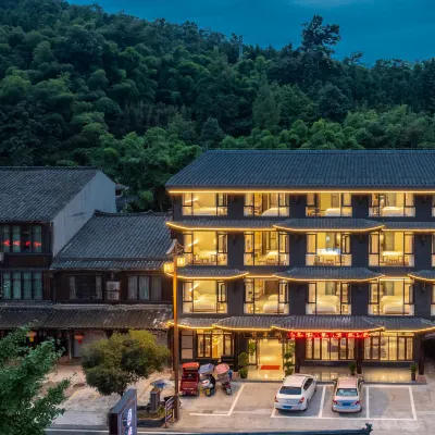 Xianlai Pavilion Hotel Liujiang Ancient Town Hotels near Yupingshan Resort