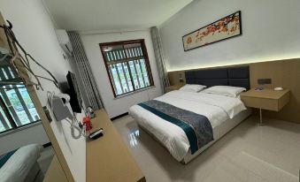 Huguan Jixianju Inn