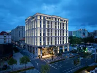 ROYGEM Hotel (Middle Rd of Zhengyang, MIxC, Qingdao) Hotels near Chengyang District