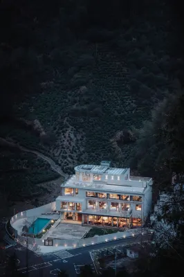 Shanyu Life and Huangshan Design Hotels in Huangshan