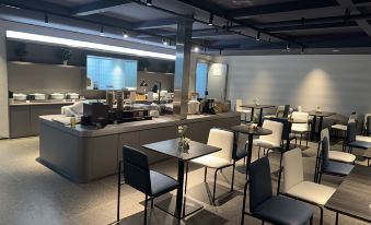 Atour Light Hotel Wuhan Wuchang Riverbank Road