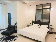 โรงแรมไป่หยาน ย่าจู (ถนนเคลียร์วอเตอร์เบย์)