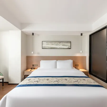 Guoyun Hotel (Dengzhou Renmin Road Bureau of Commerce)