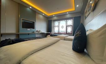Litang Renkangfo Hotel