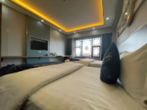 Litang Renkangfo Hotel