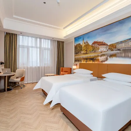 Vienna Hotel (Zhuozhou High-speed Railway Station)