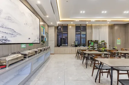 Leiketai Hotel (Feidong Wuyue Plaza Duihe Subway Station) Отели рядом с достопримечательностью «Hefei Longxi Zoo»