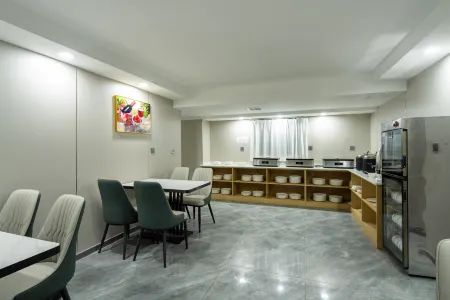 Ziting Hotel (Yanxiang Road North Exit Subway Station Branch, Xi'an Jiaotong University) Отели рядом с достопримечательностью «Xi'anjiaotong University Museum»