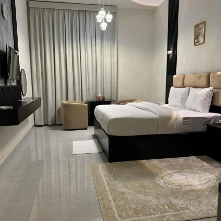 AL ZAHRA HOTEL APARTMENTS Отели рядом с достопримечательностью «Торговый центр Al Manar»
