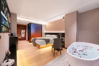 GEE INN German Hotel (Guangzhou Baiyun International Airport Zhuliu Subway Station) - pet friendly