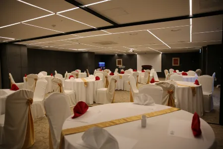 ACC Design Hotel Отели рядом с достопримечательностью «Национальный университет Чоннам»