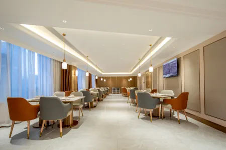 Vienna Hotel Beipiao dragon bird Caroudel Отели в г. Бэйпяо