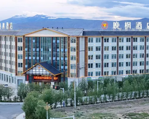 Chaka Evening Maple Hotel Hotel a Ulan