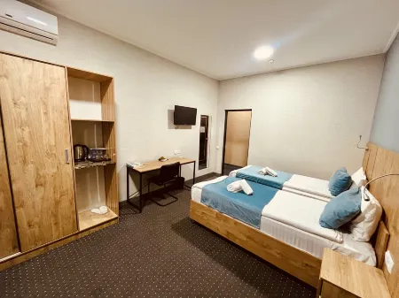 BOBUR HOTEL