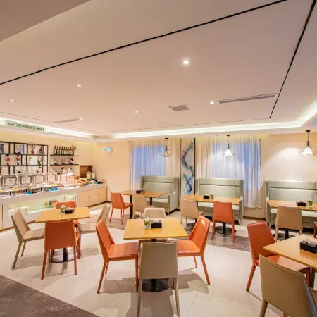 HUA  YI  HOTEL