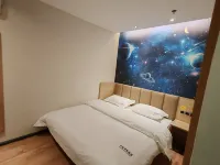 Zhenfeng 7 Days Sunshine Hotel