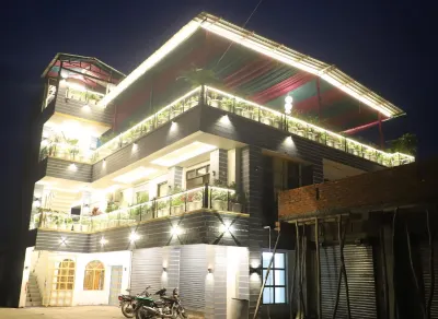 Hotel Vatika And Rooftop Restaurant Hotels near Kalika Mata Temple Durgapalpur Parma