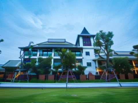 โรงแรมเฮือนนานาบูติค