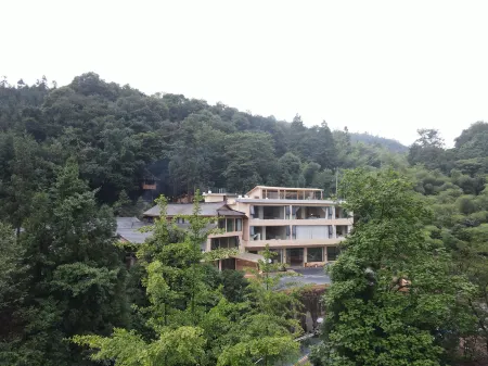 Muyunchunshu Homestay (Ya'an Bifengxia Branch) Отели рядом с достопримечательностью «Bifeng Gorge»