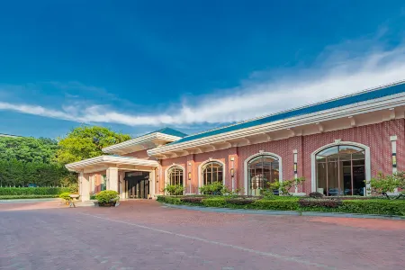 Taohualing Hotel (Yichang) Отели рядом с достопримечательностью «Tribe of the Three Gorges»