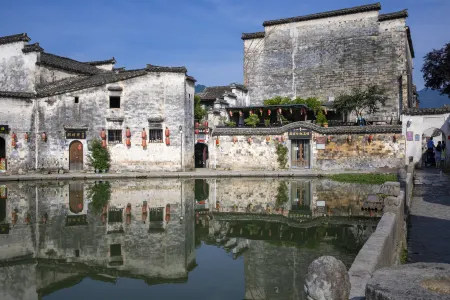 Hongcun xiyunpan moon • holiday selected Huizhou century famous house art B & B Отели рядом с достопримечательностью «Yujianxiuli Water Town»