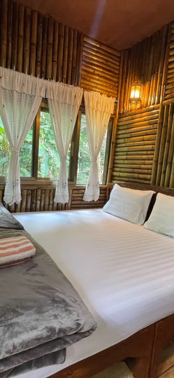 โซนริมน้ำชั้นล่าง 2 ห้องตวงเพชร