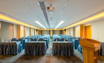 City Light Luxury Hotel (Foshan Qinghuiyuan Daliang Pedestrian Street)