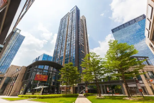 Little Leaf Apartment (Guangzhou Hanxi Changlong Metro Station)