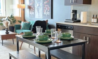 Beautiful 1 BR in LA| Gym & Pool | 10Mins to Cedar